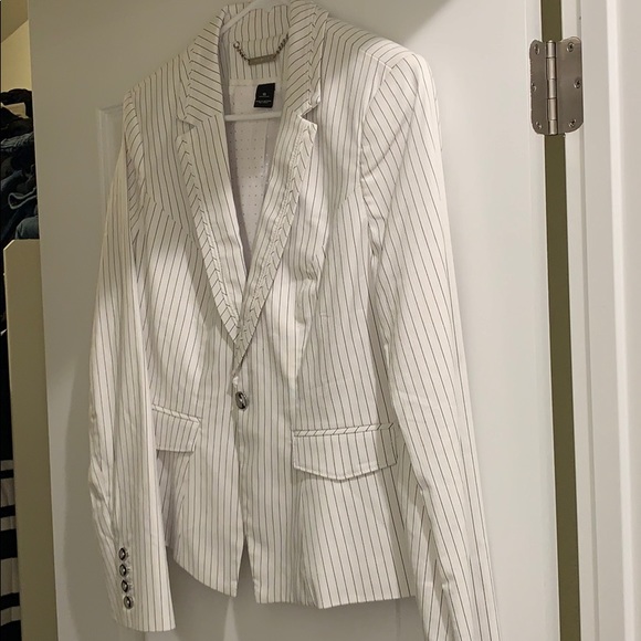 Blazer - Picture 1 of 1